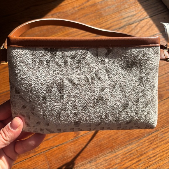 NWT Michael Michael Kors Gray Cream & Tan Women's Fanny Bag Leather - Picture 5 of 6